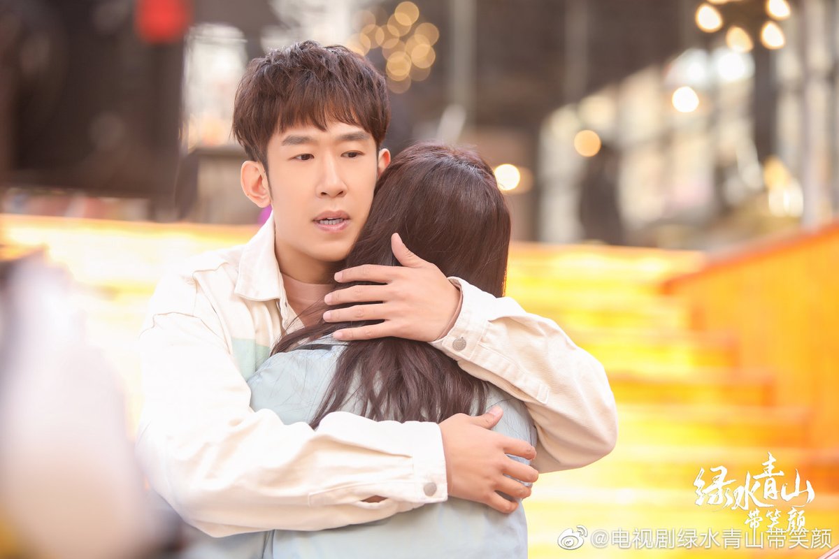 cdrama_update's tweet photo. 200402 电视剧绿水青山带笑颜 (#LucidWaterLushMountain Drama) weibo update
#YangShuo #PanZhilin
#MaSu #LianLian
#杨烁 #潘之琳 #马苏 #脸脸
#绿水青山带笑颜 https://t.co/xzygw0ySGS