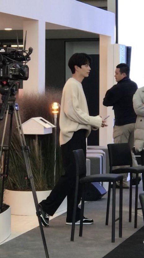180cm 넘는 남돌봇 tweet media
