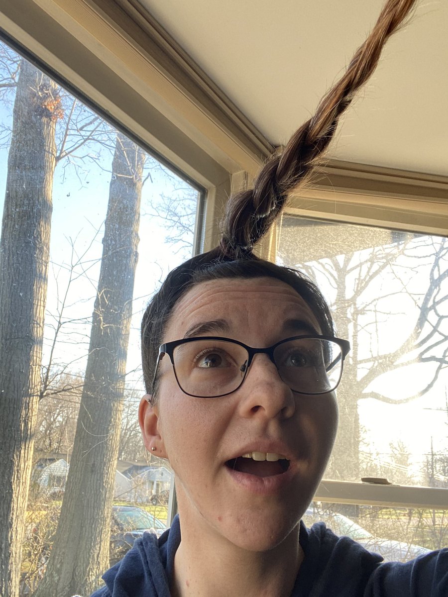 MidviewMSBand's tweet photo. My horn can pierce the sky! #teachercorn @MidviewLocalSchools #VirtualSpiritWeek #crazyhairday https://t.co/G16iGqKZtp