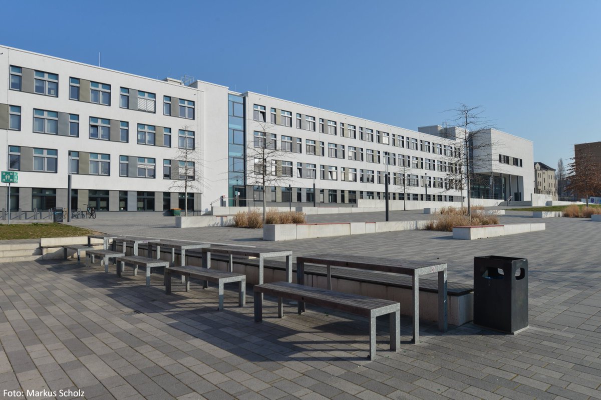 UniHalle's tweet image. Egal, wie wir es drehen und wenden: Auch der Steintor-Campus ist ein #emptycampus.