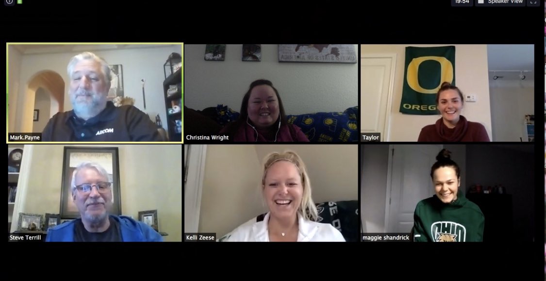 MarkPayne789's tweet photo. First AECOM OU Women in Sports happy hour w/ @tinadubs who put this all together, @KellBelle342, @TaylorUden and @Maggie Shandrick. And... @steve_terrill - Most Interesting Architect in the World! 
Learned about fencing from Kelli. 
#OUFamily #OUSportsAD @OhioUSportsAd https://t.co/zH5wQKMcRo