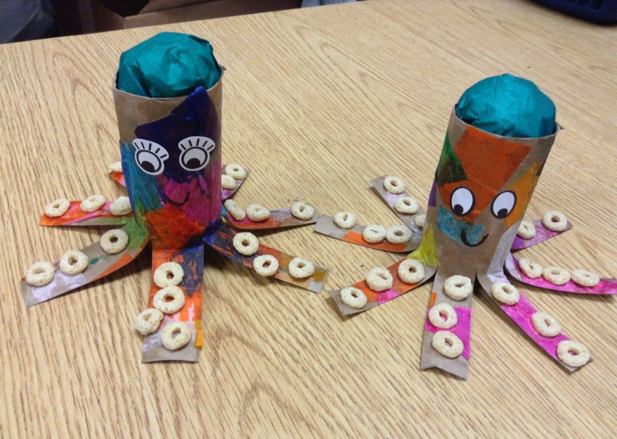CTFBirmingham's tweet photo. Here's a little activity if you've got some spare toilet roll holders lying around.

#indooractivities #upcycle https://t.co/7tj3smAtCT