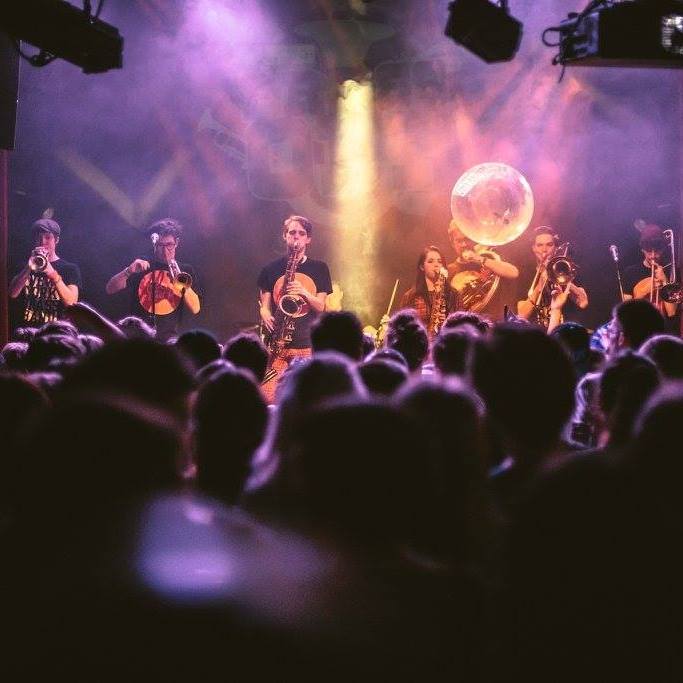 MattandPhreds's tweet photo. We’ve only gone and kick started our YouTube channel!

Get yourself subscribed and get ready to see plenty of exclusive content from the club and stellar bands who play with us. Who better to get the party started than the phenomenal @NYBrassBand ?!

https://t.co/IWTYTbbRsb https://t.co/wKJjrOFweh