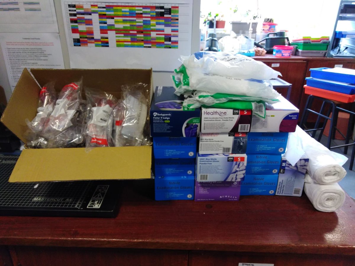 ABKscience's tweet photo. 2400 pairs of disposable gloves, one and a half rolls of disposable aprons and a box of goggles all delivered to Solihull hospital - #doingourbit https://t.co/HcgAdT5h9m