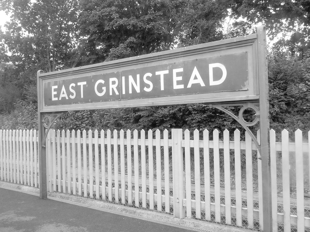  IMPORTANT IMFORMATIONThe team here at  #107MeridianFM have been provided with some key information for residents in and around the  #EastGrinstead area by Councillor  @Lizzieannie which will detailed in the Twitter thread that follows this tweet which we hope will be useful...