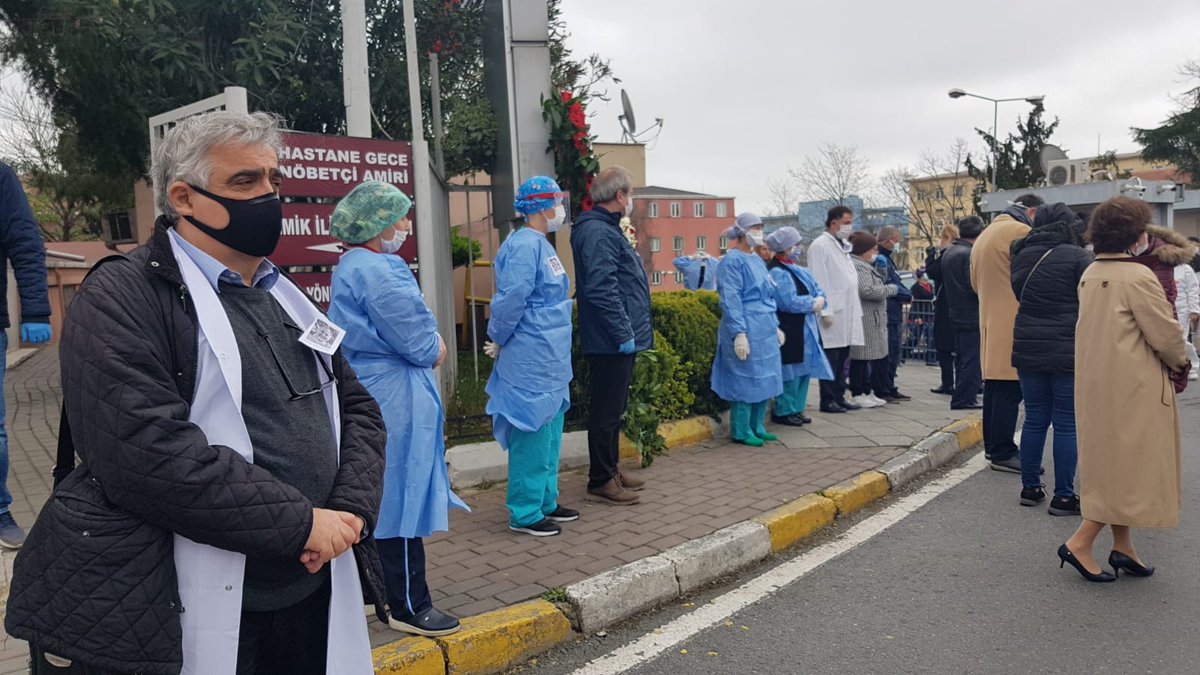 zekikilicaslan's tweet photo. Sevgili arkadaşım Prof.Dr.Cemil
Taşçıoğlu hocayı fakültemizde andık. Onun sesini son kez hastalığının tomografide ortaya çıktığı aynı günde bir tüberküloz hastası için beni aradığında duydum. Bir yandan hasta idi, bir yandan hastası için uğraşıyordu. Anısı bizlerle olacak. https://t.co/TH9eqAwvP8