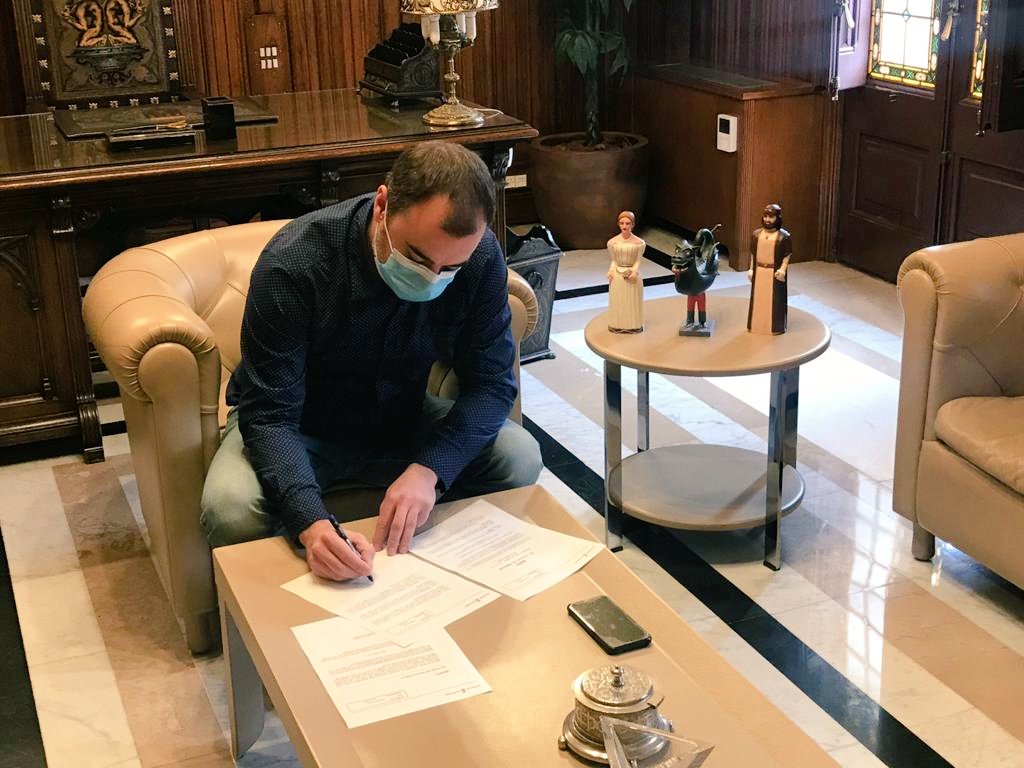 🔴 #COVIDー19 #terrassa 
🔶 BAN PER A LES NENES I NENS DE TERRASSA 
❤️ Avui he decretat un BAN molt especial, adreçat a les nenes i nens de Terrassa, els nostres petits herois i heroïnes que mereixen tot el nostre amor i reconeixement aquests dies ⬇️