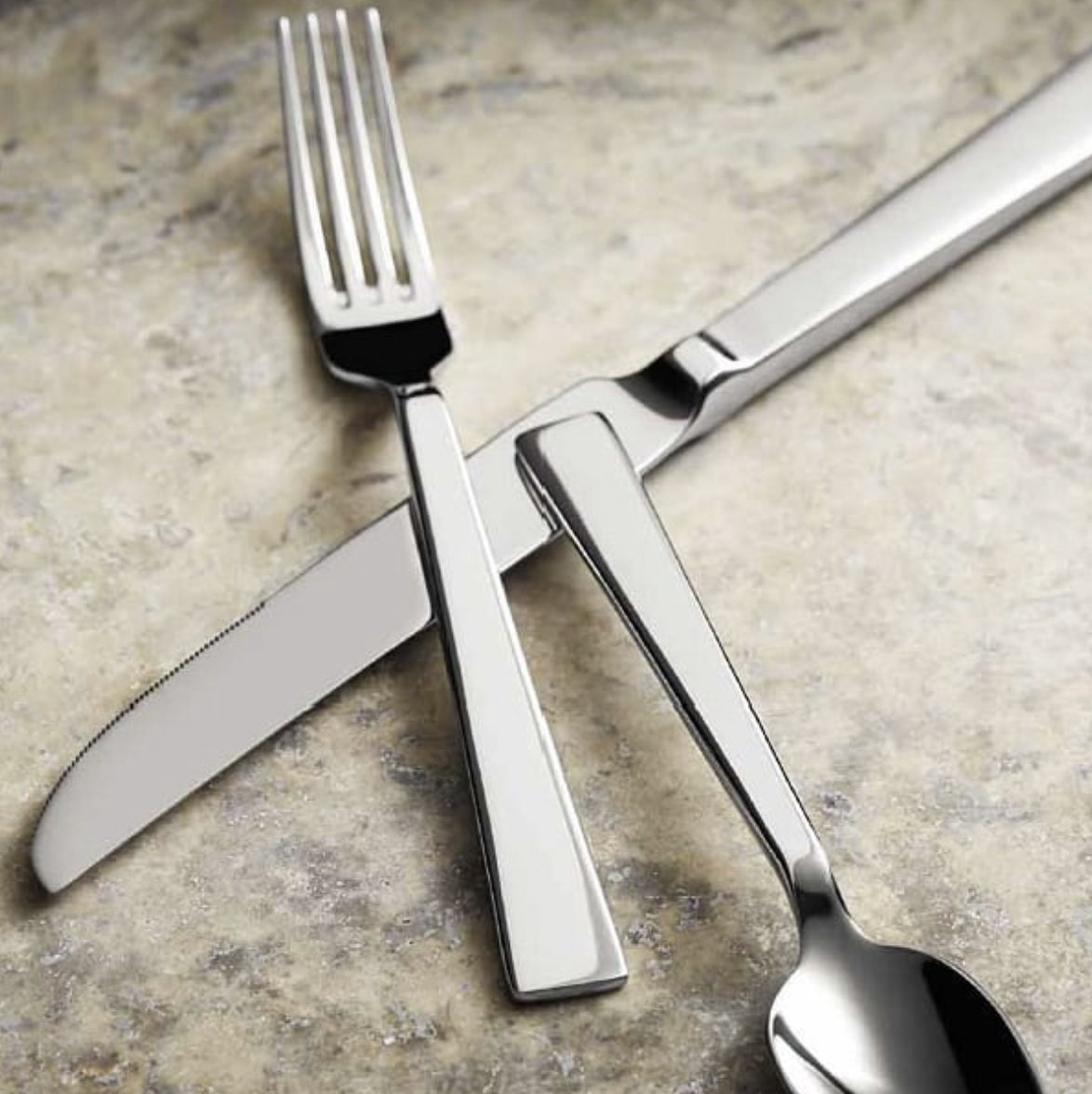 WalkingMatters's tweet photo. We understand how people can rave about @OneidaFS's #dinnerware and #glassware, but they've got some pretty incredible #flatware, as well! Designs like their Fulcrum can really help your #restaurant or #banquet stand out! 😎 
#TabletopMatters
#ThisIsOneida #UpgradeToOneida https://t.co/wSMh62KpO3