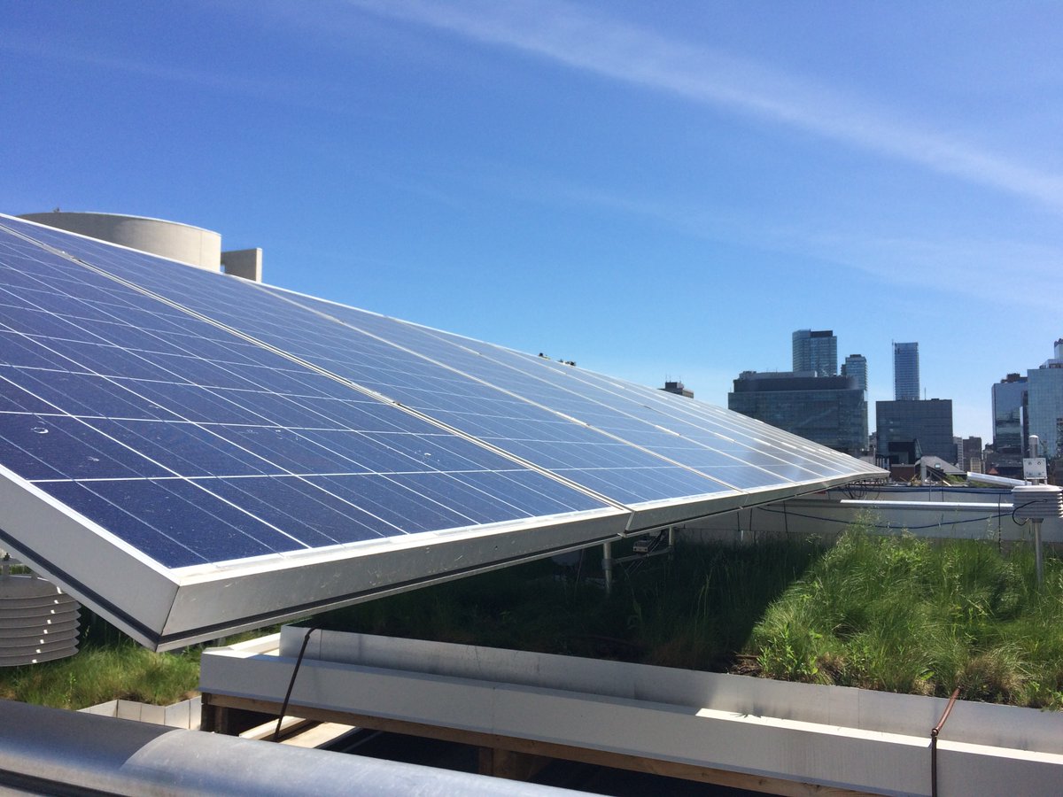 GRHCna's tweet photo. If you had to choose between a #greenroof or solar panels for your roof, which would you choose? What if you didn't have to? Learn the synergies between these two technologies in GRHC's next webinar on April 22 at 3pm with @Enerji_SC and @jenbousselot https://t.co/WYHvy91jrk https://t.co/iT1ruNiJmB
