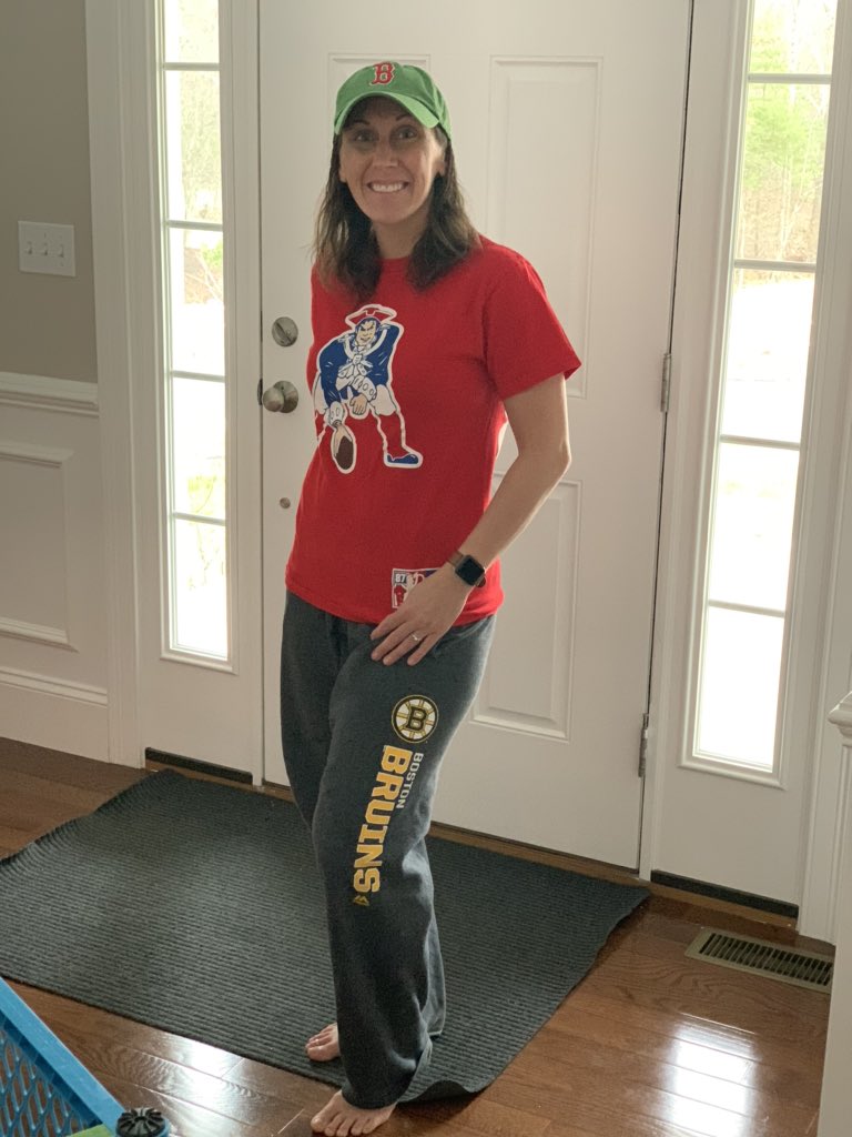HenryWarrenAP's tweet photo. Join us in our Placentino & Miller Spirit Week. Today is Thursday & it’s Sports Day!⚽️ 🏈 🏀🏒 Have some fun wearing your favorite sports jersey or shirt today! Be sure to take pictures & tag @FredMillerHPS @SamPlacentino #HESspirit #MillerSpirit #PlacentinoSpirit https://t.co/6GKCAe8wB2