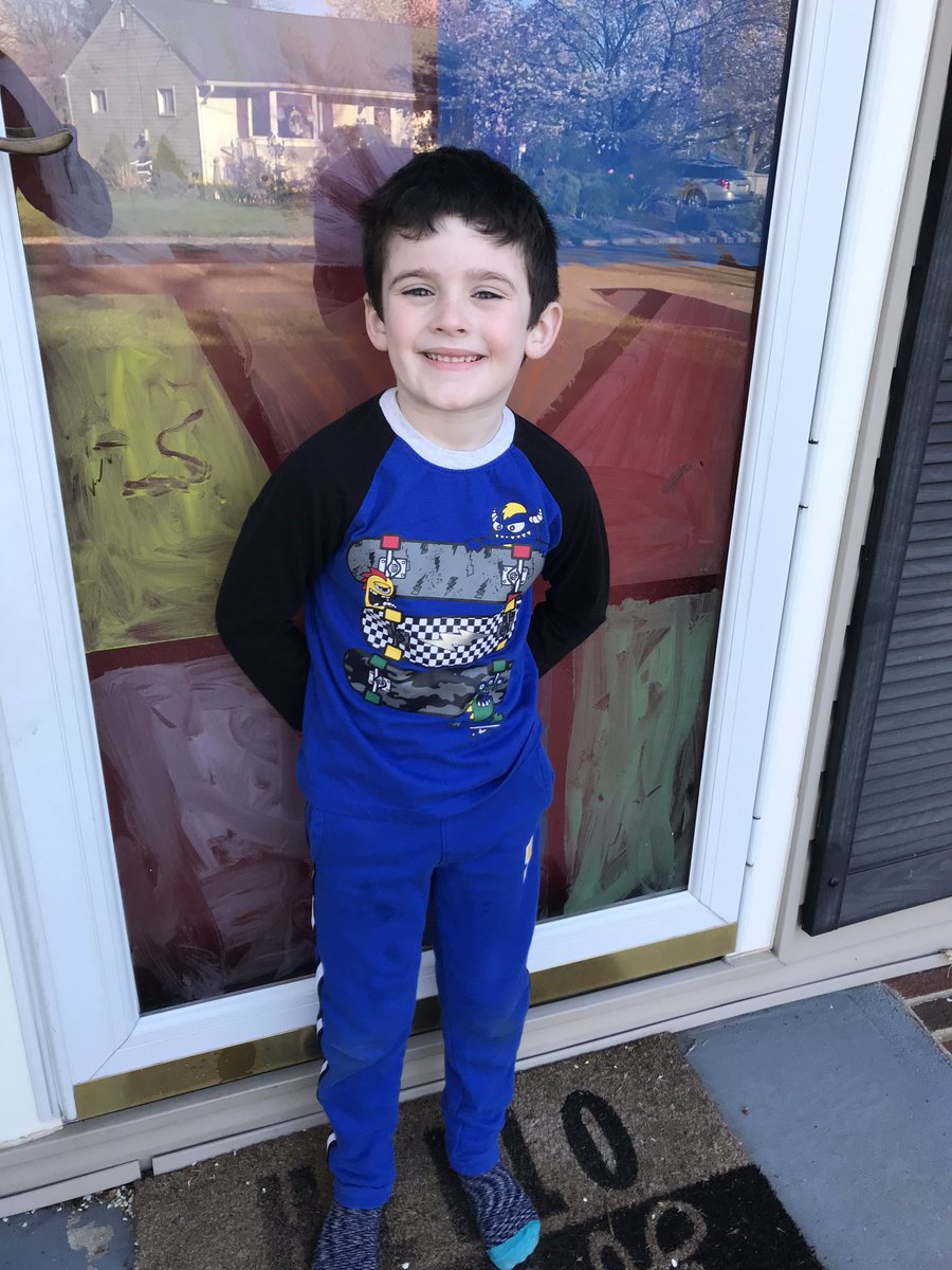 Lighting it up Blue for Autism! 💙#kindnesschallenge <a href="/CentralSchoolEB/">Central School</a>