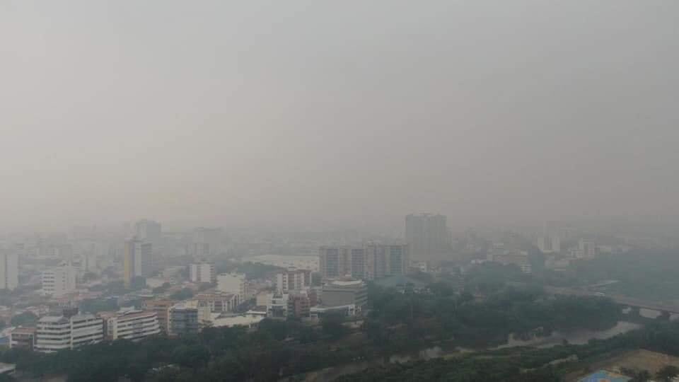carlostic26's tweet photo. @MinAmbienteCo @Cucuta_Online @IDEAMColombia @infopresidencia @AlcaldiaCucuta @GoberNorte Esto no es nubosidad. Es smoke y llevamos dos semanas asi https://t.co/J2tPVuhDdk