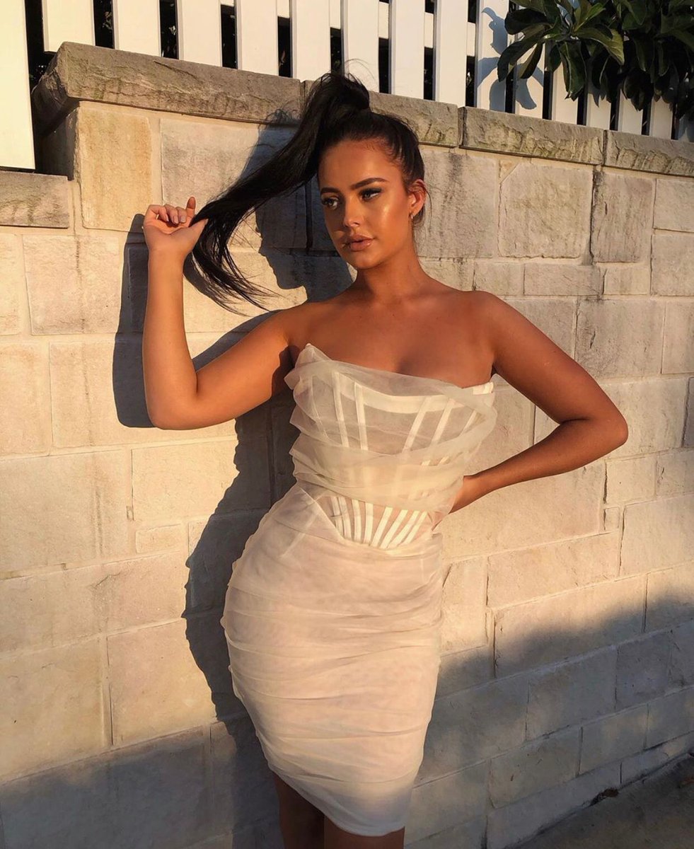 HouseOfCB's tweet photo. The Leila dress! ☀️
As seen on sarahburey_
Shop: https://t.co/exFgFs8bNx https://t.co/GH6I3bKEJM