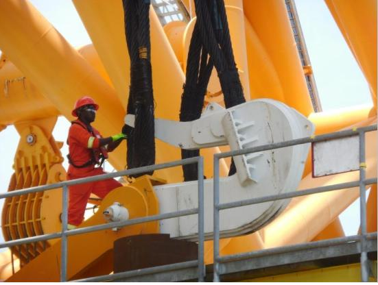 IncVersabar's tweet photo. Nothing is small in our world.........

#versabar #oilproduction #oilandgasindustry #energy #rigging #offshore #heavylifting  #saftey #accuracy #schedule https://t.co/CGAnoMPFXJ