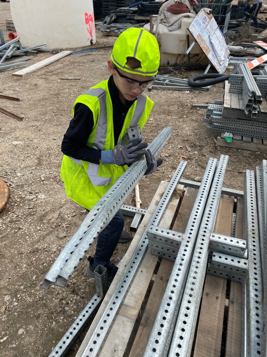 MsGefell's tweet photo. Tate is learning the value of a hard days work and a dollar! Life skills are just as important as academics! https://t.co/klMGT67uaD