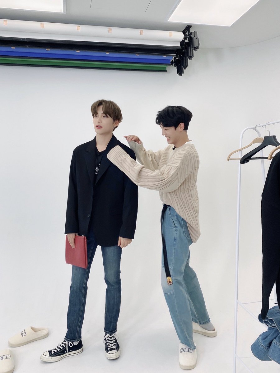 official_ACE7's tweet photo. [#ACE_DATA] 💾

다음은 #멋

솔직히 차니가 주니한테 해준 스타일링
너무 잘 어울리지 않나요? ⁰̷̴͈ㅇ⁰̷̴͈

#ACE #에이스 #CHOICE #초이스 https://t.co/7V0tp12F0H
