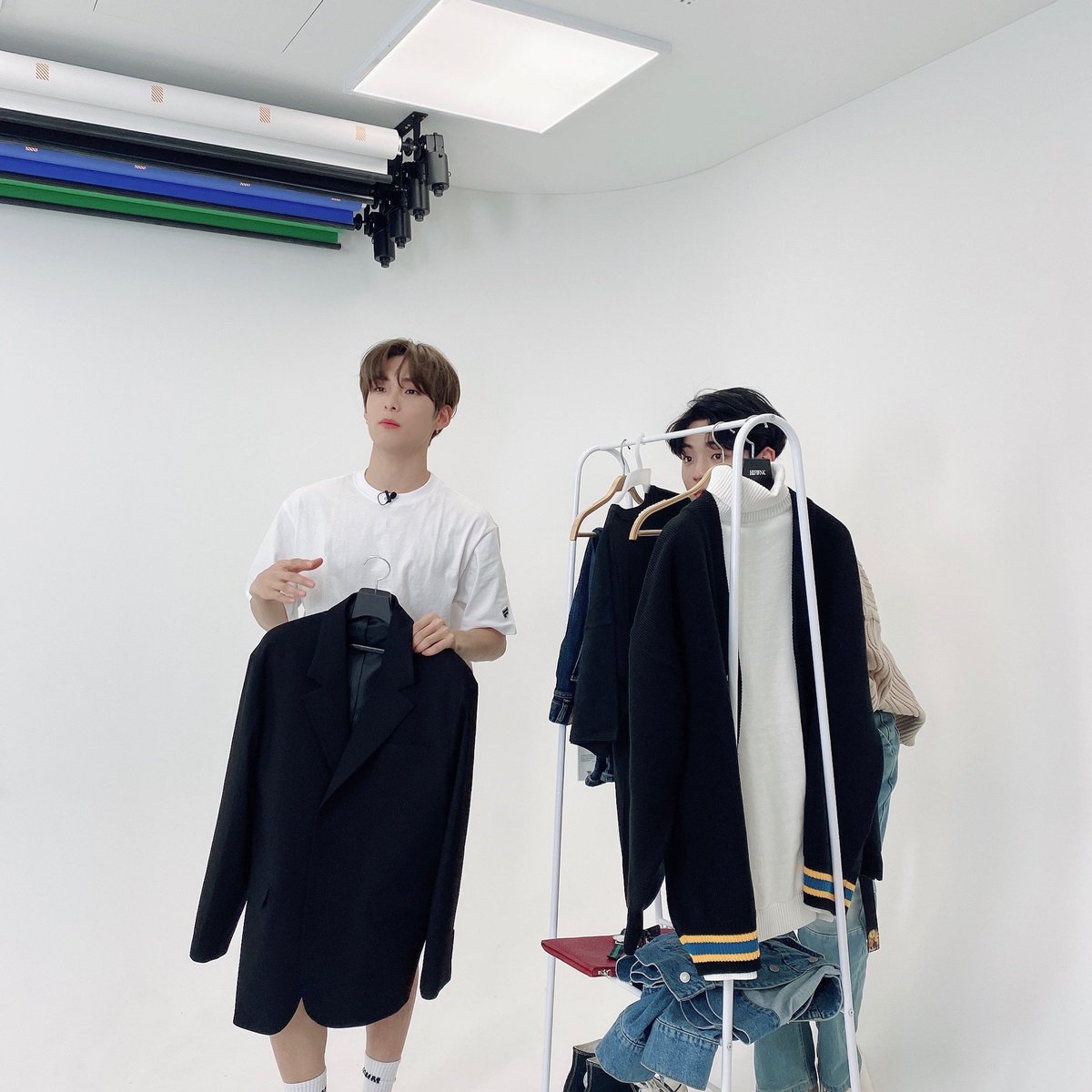 official_ACE7's tweet photo. [#ACE_DATA] 💾

다음은 #멋

솔직히 차니가 주니한테 해준 스타일링
너무 잘 어울리지 않나요? ⁰̷̴͈ㅇ⁰̷̴͈

#ACE #에이스 #CHOICE #초이스 https://t.co/7V0tp12F0H