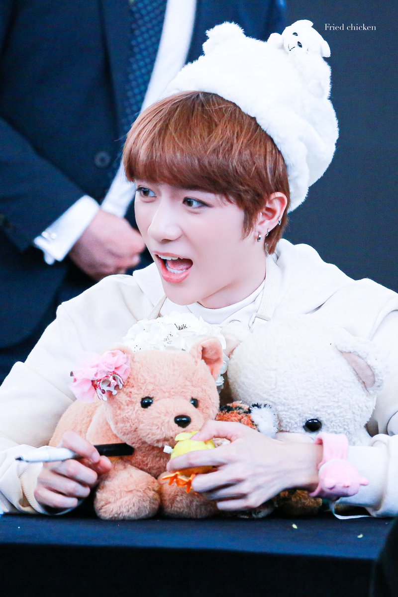FriedChicken_BC's tweet photo. 190324 

🧸🐥🐻🎀

#BEOMGYU #범규 #ボムギュ
#TXT #TOMORROW_X_TOGETHER
#투모로우바이투게더
@TXT_members https://t.co/3C777BaEDX