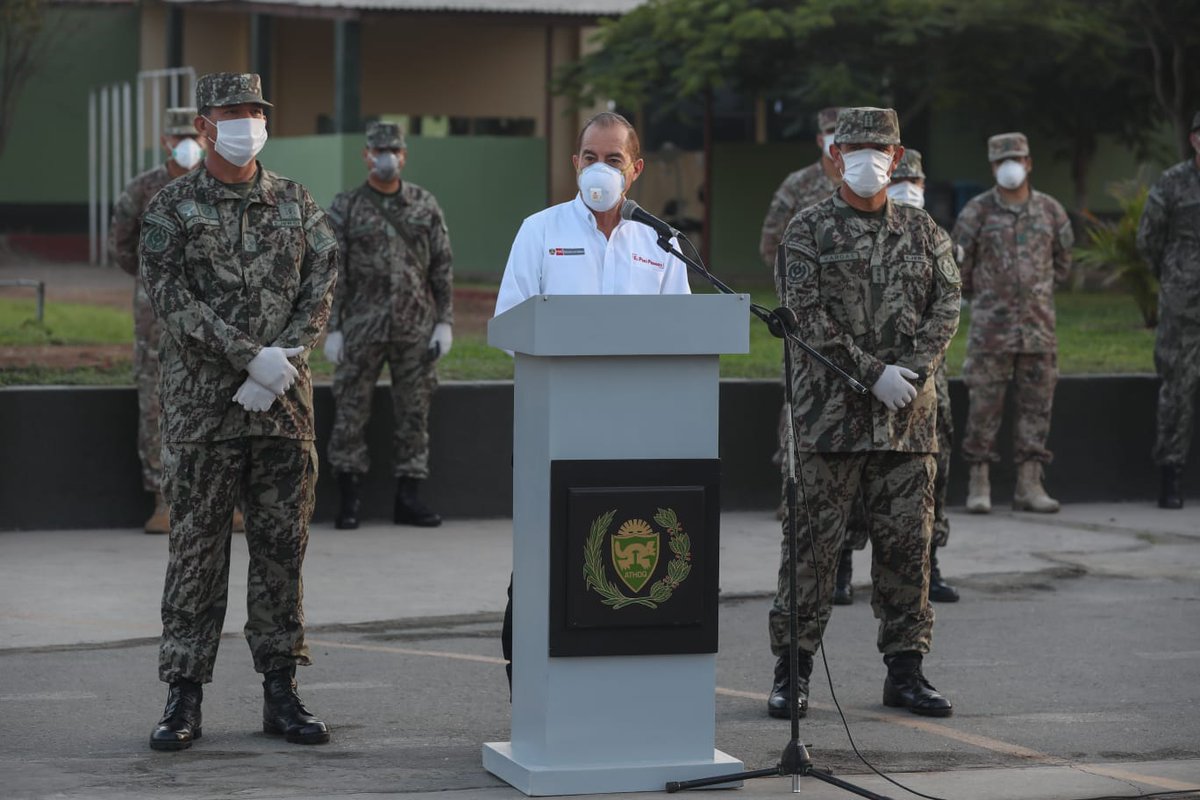 MindefPeru's tweet photo. Ministro de Defensa, acompañado del comandante general del @EjercitoPeru, dio la bienvenida a los jóvenes reservistas que, acudiendo al llamado de su institución, retornaron a los cuarteles para sumarse al patrullaje y control durante la emergencia sanitaria por #COVID19. https://t.co/DifZ99IxQO