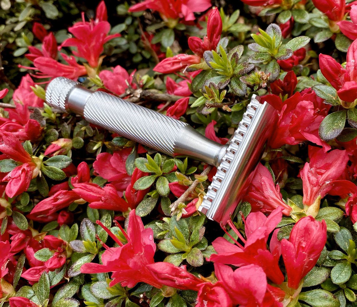 AboveTheTie's tweet photo. Open Comb Atlas #atlas #opencomb #stainlesssteel #doubleedge #doubleedgerazor #wetshaver #wetshavers #wetshavingloyalists #classicshaves #smoothface #smoothlegs #razorsedge #razor https://t.co/NT48hFRWYD