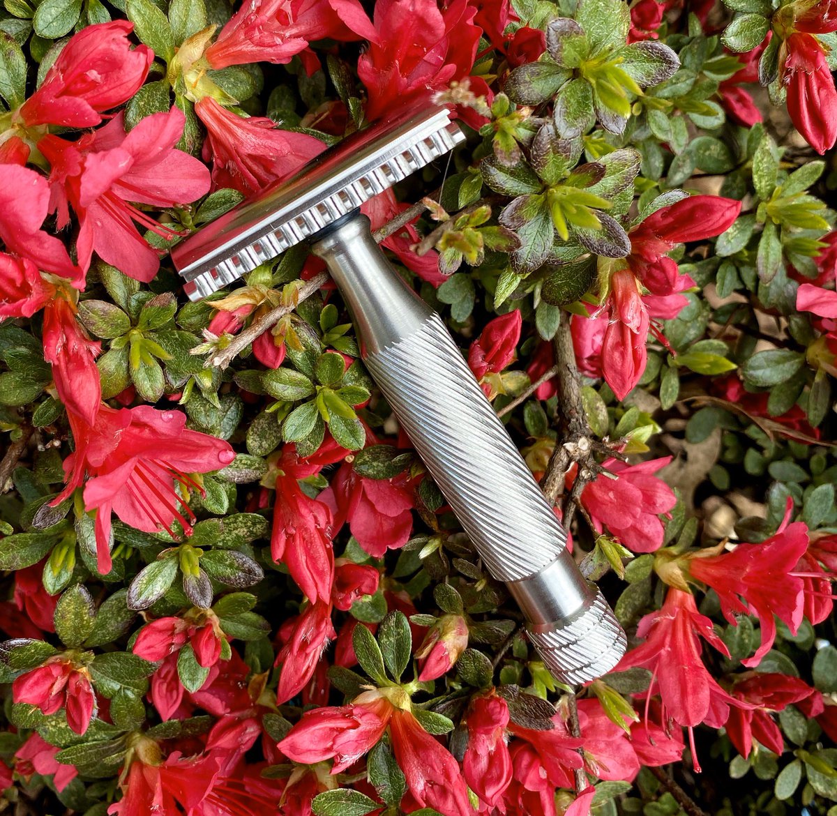 AboveTheTie's tweet photo. Open Comb Atlas #atlas #opencomb #stainlesssteel #doubleedge #doubleedgerazor #wetshaver #wetshavers #wetshavingloyalists #classicshaves #smoothface #smoothlegs #razorsedge #razor https://t.co/NT48hFRWYD