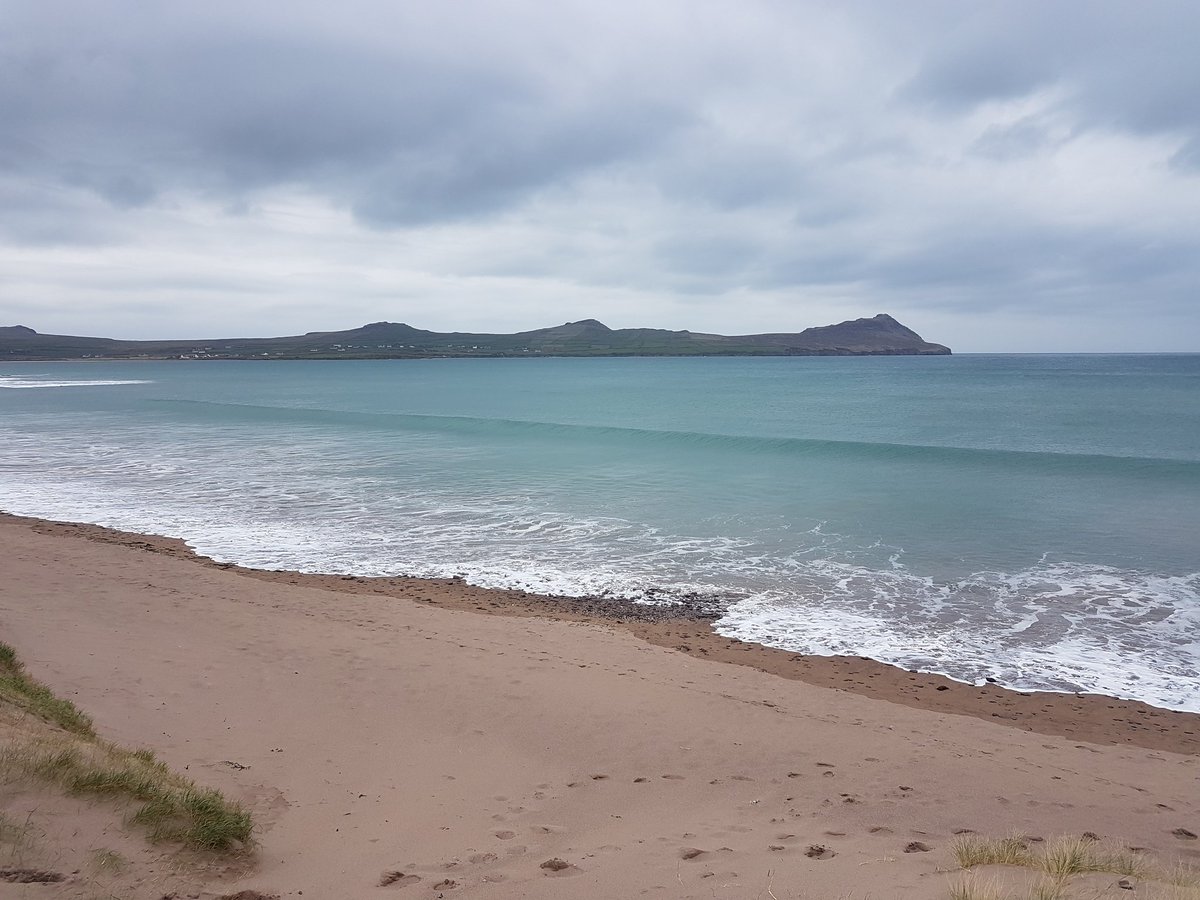 lizlimerick1's tweet photo. My last trip from a few weeks ago before lockdown; headed to the #dinglepeninsula; climbed #MtBrandon and came back in via the marathon route taking in a few stops, @wildatlanticway @DinglePeninsula #MtBrandon #dunquinpier #winestrand #lovemycountry 🇮🇪🇮🇪💚 https://t.co/SkpXNv2kwn