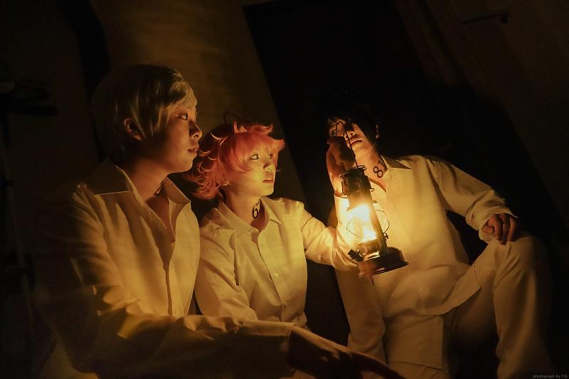 weare_csl's tweet photo. The truth beyond their sheltered home... what horrors await?
Find out!: https://t.co/siYX54P9KL
Photo 📸 테일러
#cosplay #csl #thepromisedneverland #약속의네버랜드 #노솜 #nosom https://t.co/zlQC6Q1UNP