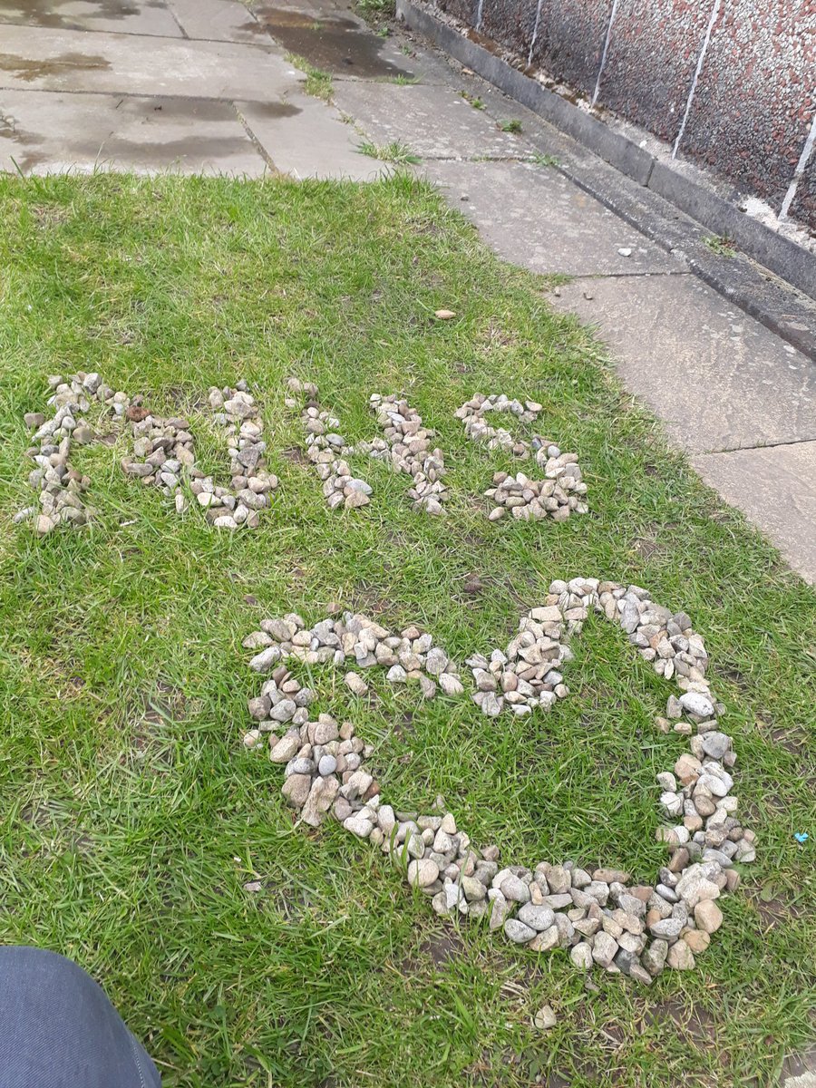 emmawaind's tweet photo. @2Hempland Andy Goldsworthy garden art ❤NHS https://t.co/kmxTD8yWWg