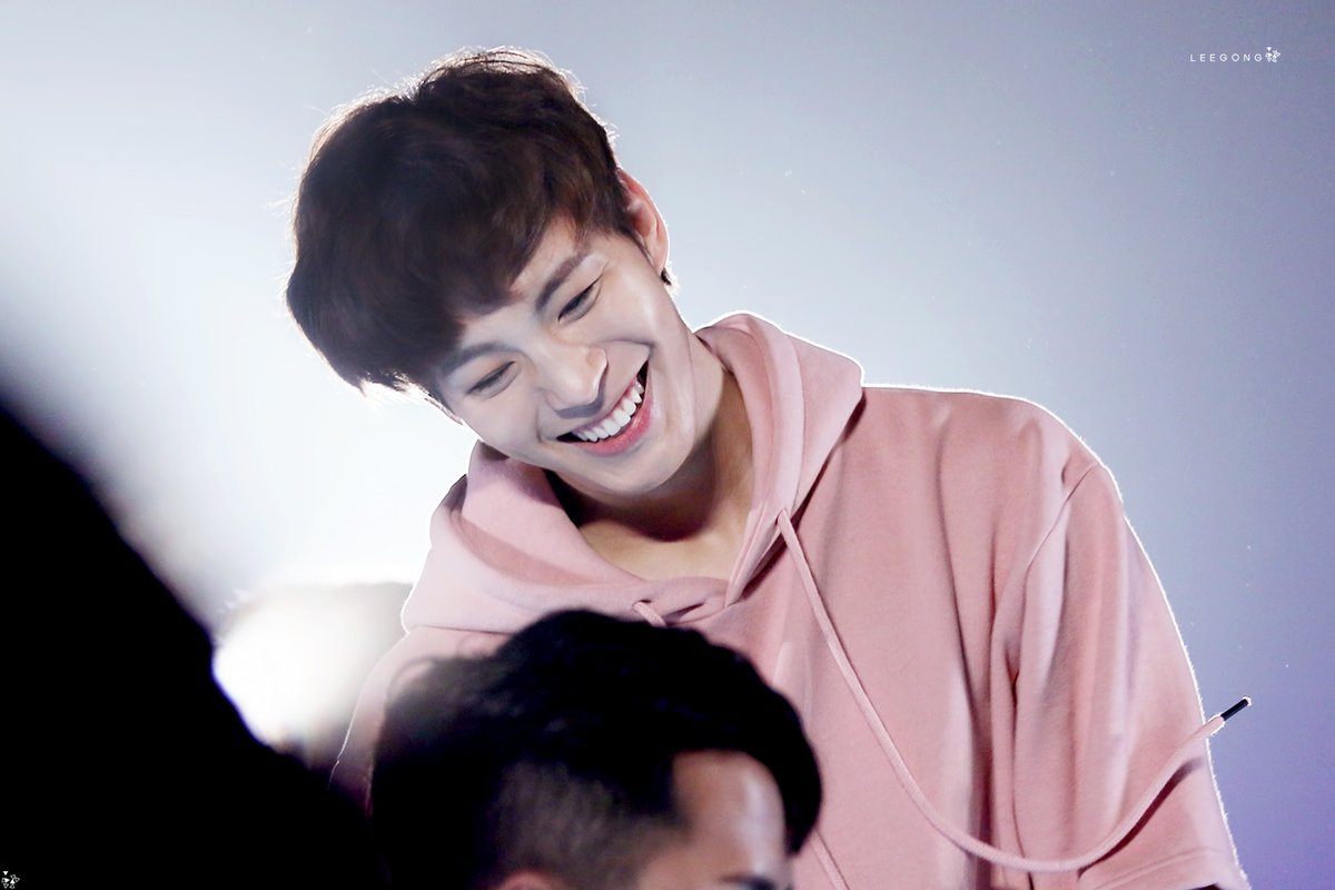 _929_20's tweet photo. #홍빈 #HONGBIN @RedBeans93 
정말 거짓말같았던 어제였어 https://t.co/YaReH83dLF