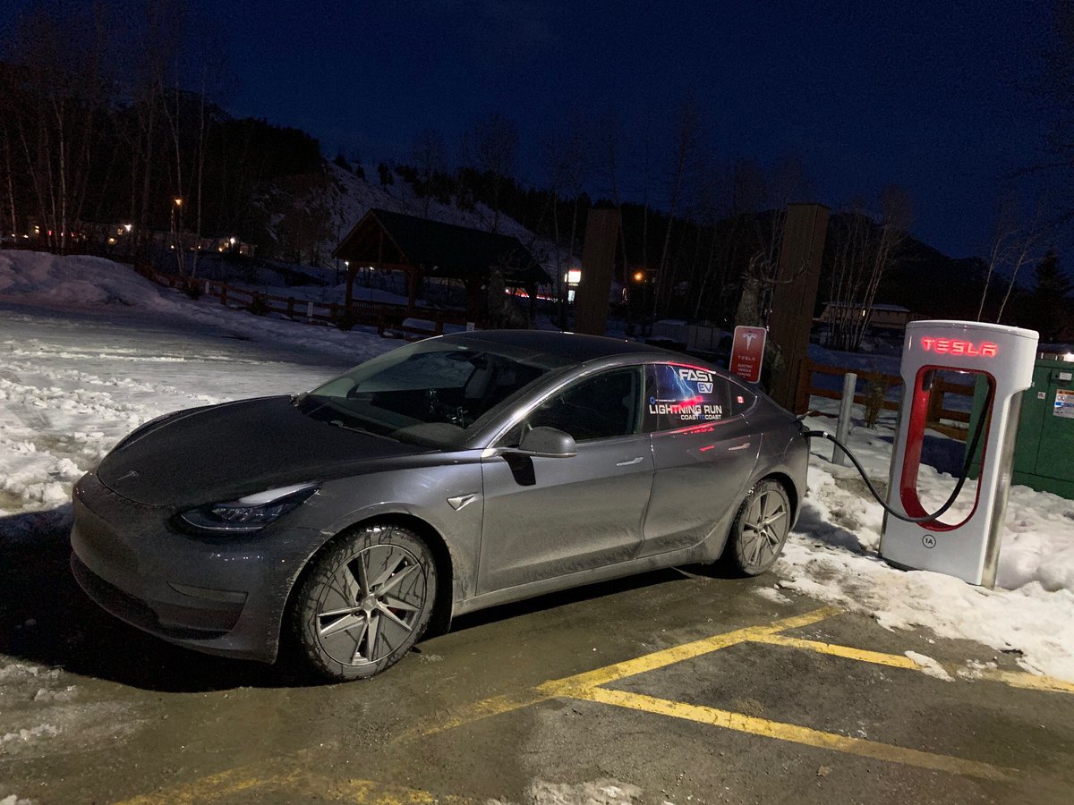 TeslaStars's tweet photo. Exclusive Interview: How 2 guys crossed Canada 🇨🇦 in 3 days in a Tesla Model 3 Performance

https://t.co/e9hfpypbF6

🚗🔋⚡️🤖🤩👍🏻

#FastEVLightningRun
#MostImportantCarEver https://t.co/wgHqfBKLZ8