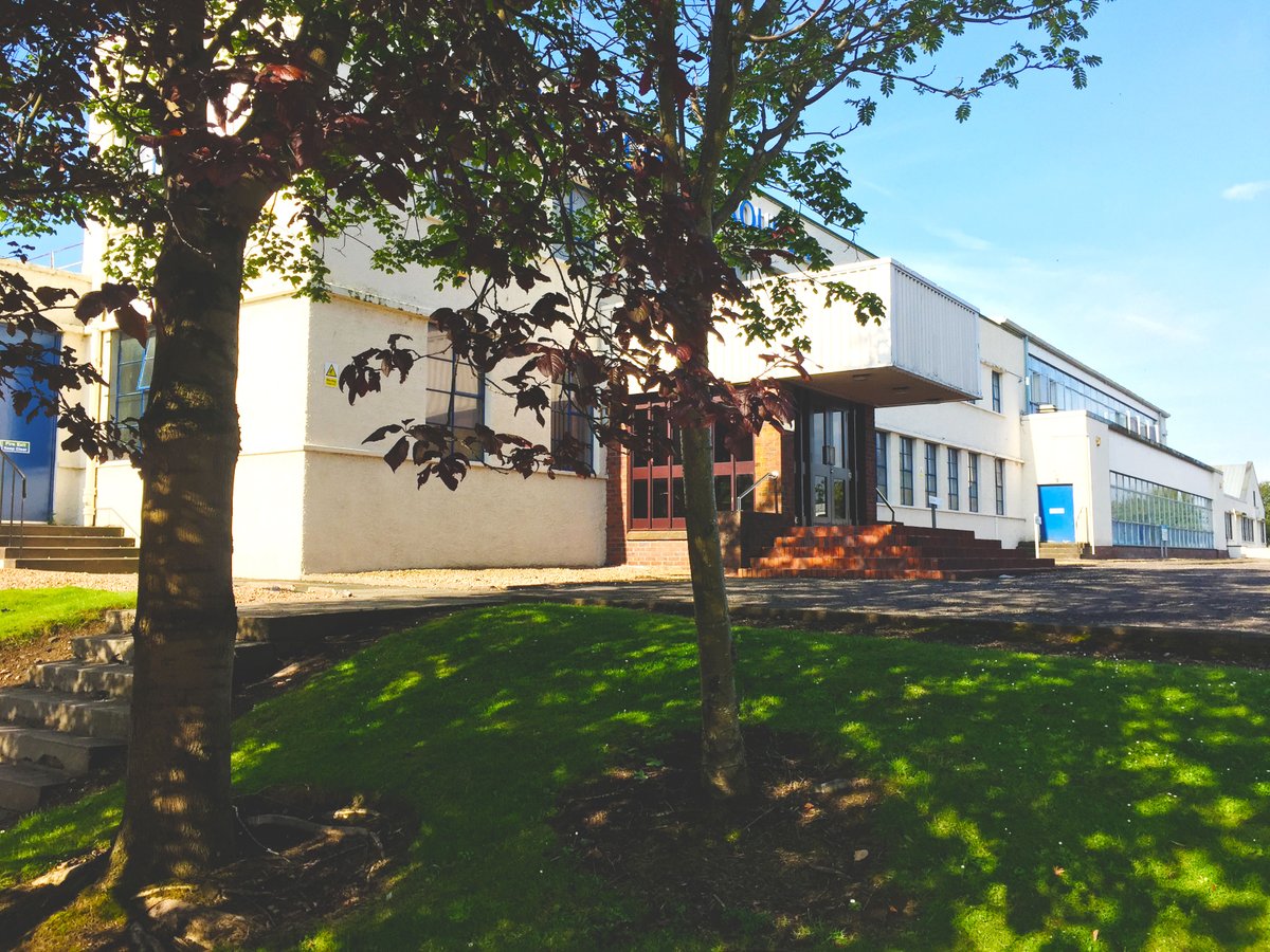 WrightsDental's tweet photo. What an amazing view of our Head Quarters in Scotland. Who said that the North wasn't sunny? #wrightsdental #scottishdentistry #dentistry #itsalwayssunnyindundee https://t.co/elyeSF2ucX