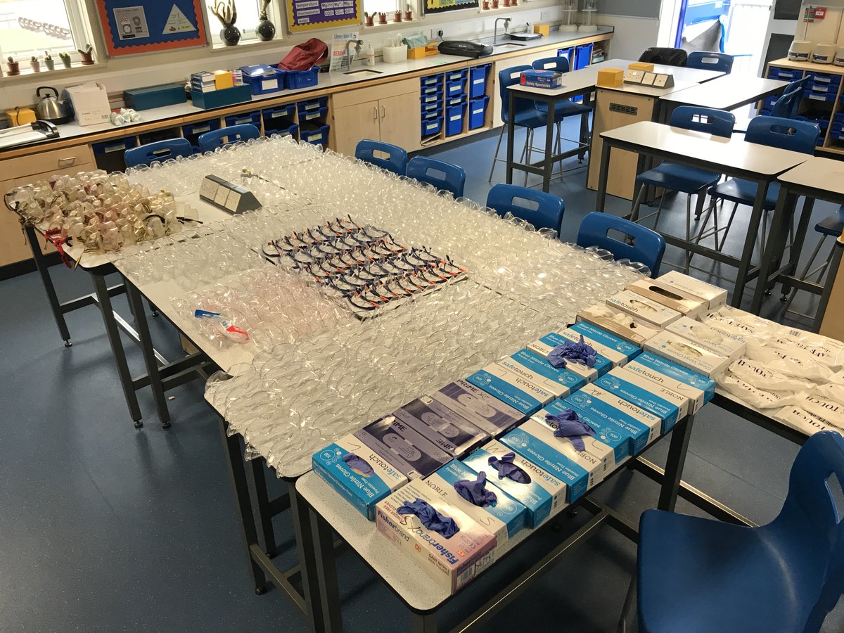 CWLCandSF's tweet image. Our Science department have donated their safety equipment to support the @NHSuk @WorcsAcuteNHS in their fight against Covid19. Safety specs, goggles, boxes of nitrile gloves, vinyl gloves &amp;amp; disposable PE gloves are enroute! #protectournhs #stayathome 
#WorcestershireHour