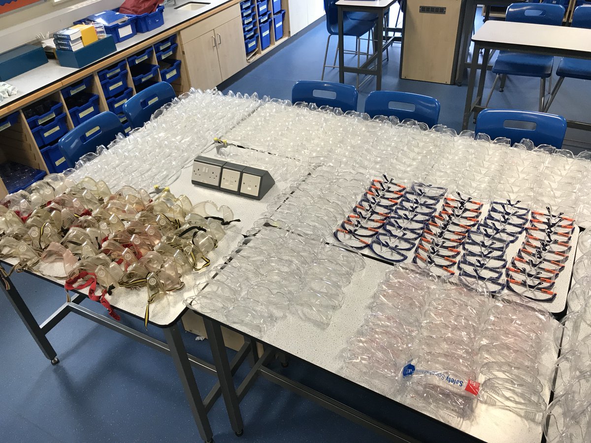 CWLCandSF's tweet image. Our Science department have donated their safety equipment to support the @NHSuk @WorcsAcuteNHS in their fight against Covid19. Safety specs, goggles, boxes of nitrile gloves, vinyl gloves &amp;amp; disposable PE gloves are enroute! #protectournhs #stayathome 
#WorcestershireHour