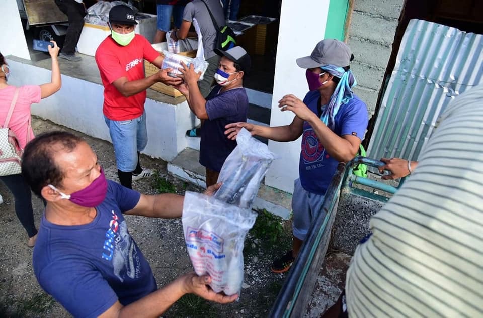 angelagail08's tweet photo. May frozen goods ang rasyon namin dito sa Davao. Corrupt? Nope. Not in my city. LGU ang may problema sa inyo, not Pres Duterte. Mga tanga. 
#istandwiththepresident
@iamsofiaandres @MissMarisRacal https://t.co/nmnwbcOR0n