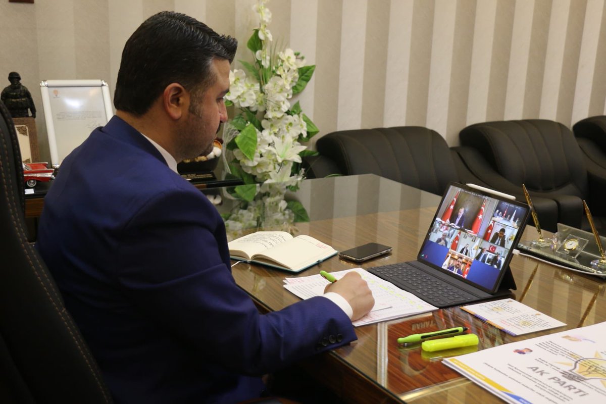 Cumhurbaşkanımız ve Genel Başkanımız Sn. <a href="/RTErdogan/">Recep Tayyip Erdoğan</a>'ın Başkanlığında Video Konferans Yöntemiyle İl Başkanları Toplantımızın İkincisini Gerçekleştirdik.

Cumhurbaşkanımız Sn. <a href="/RTErdogan/">Recep Tayyip Erdoğan</a>, Şanlıurfalı Hemşehrilerimize Sevgi Ve Selamlarını İletti.

 <a href="/erkankandemir/">Erkan Kandemir</a> 
#BizTürkiyeyiz