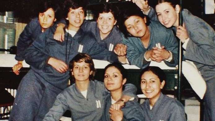 DescamisadasFC's tweet photo. “A 14.000 km de distancia no hay soberanía, sólo colonialismo" - CFK

Las Descas recuerdan a 38 años de la guerra de Malvinas a aquellos héroes y heroínas que lucharon por una patria justa, libre y soberana 🇦🇷✌🏼 #prohibidoolvidar #memoria #verdad #justicia https://t.co/UejyjTMb7W