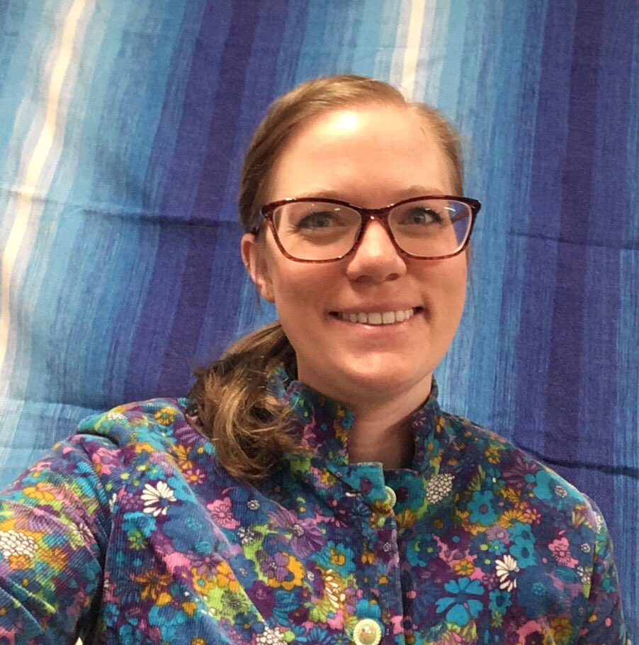 MotzkoMath's tweet photo. Distance learning or not, it’s still Thursday!! #CHSUglyShirtThursday #COVIDー19 #retro #sparklebuttons @SteveRickstrom @CHS_Lumberjacks https://t.co/fuliqVJS7Q
