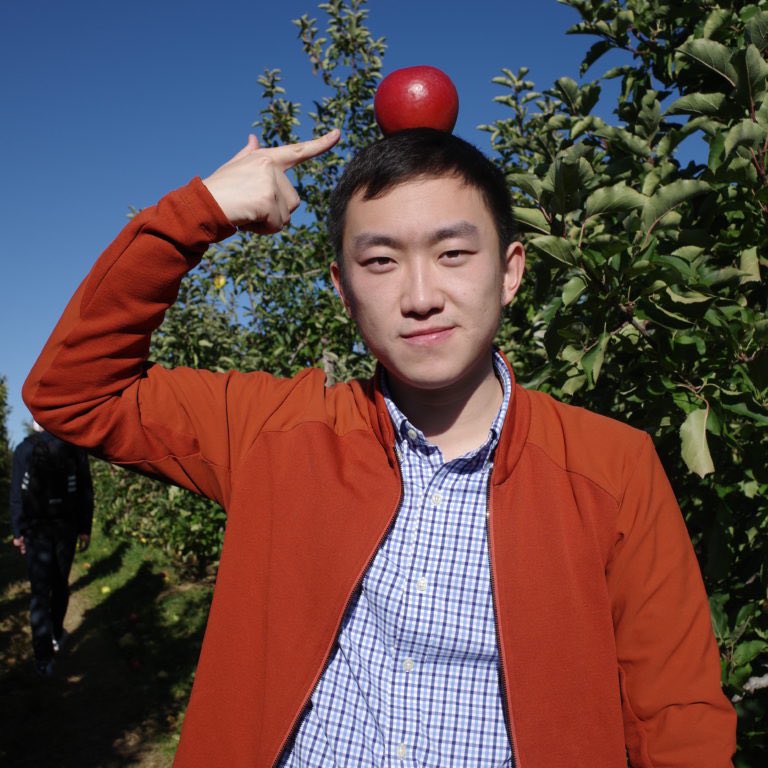 HLSLambda's tweet photo. Meet #Lambda: Born and raised in a small town in Northeast #China, Yifeng takes a long journey to the U.S., and an even longer journey to embrace himself. Yifeng attended #Peking University from 2014 to 2018, during which he spent 5 amazing months in Sciences Po, Paris. https://t.co/tmci86Mv3B