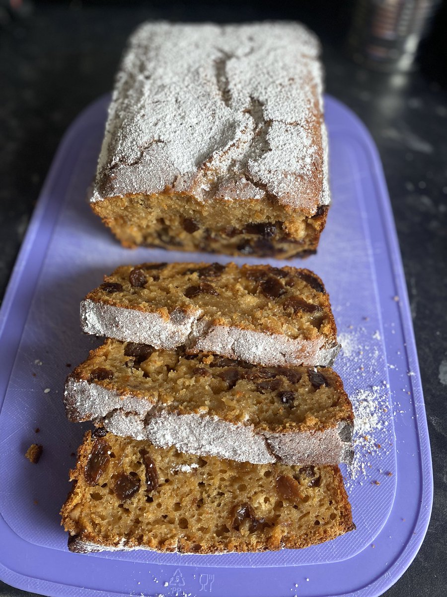 TeagueJaime's tweet photo. I made @BootstrapCook 4 ingredient Christmas cake with a jar of mincemeat that was leftover from Christmas. Thank you Jack Monroe it was delicious. Can’t wait for the new show #congratulationsjack #JackMonroesLockdownLarder https://t.co/TRlmpi9jam