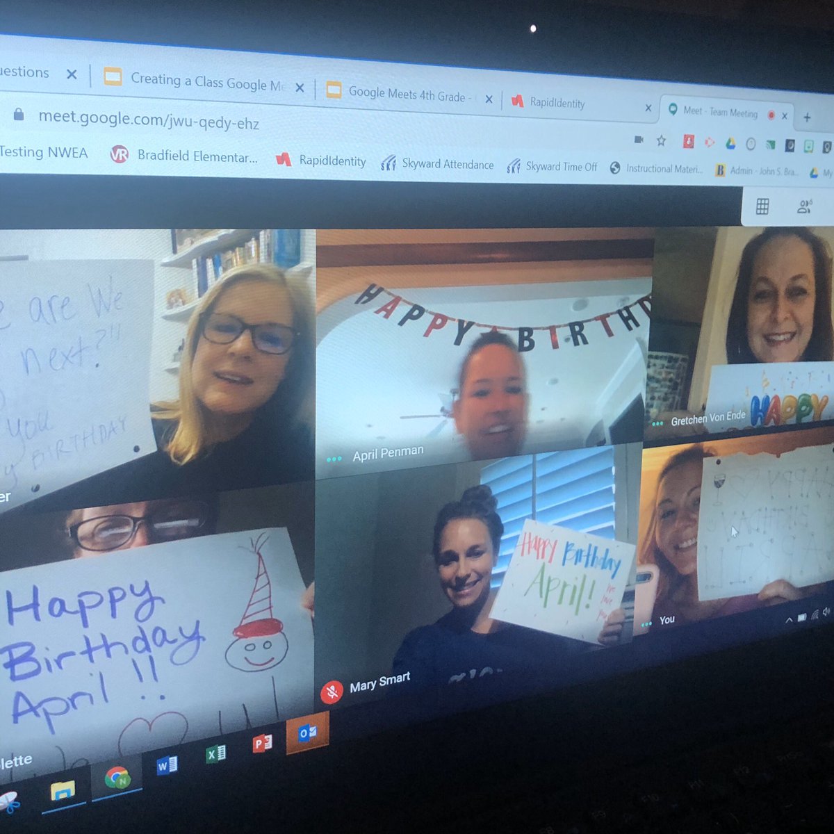 MrsGriffithBR's tweet photo. HAPPY BIRTHDAY APRIL! We 💙 you! #virtualbirthday @BradfieldBold @apenman3 @vonendg @laviolk https://t.co/hXC3Zxqhl1