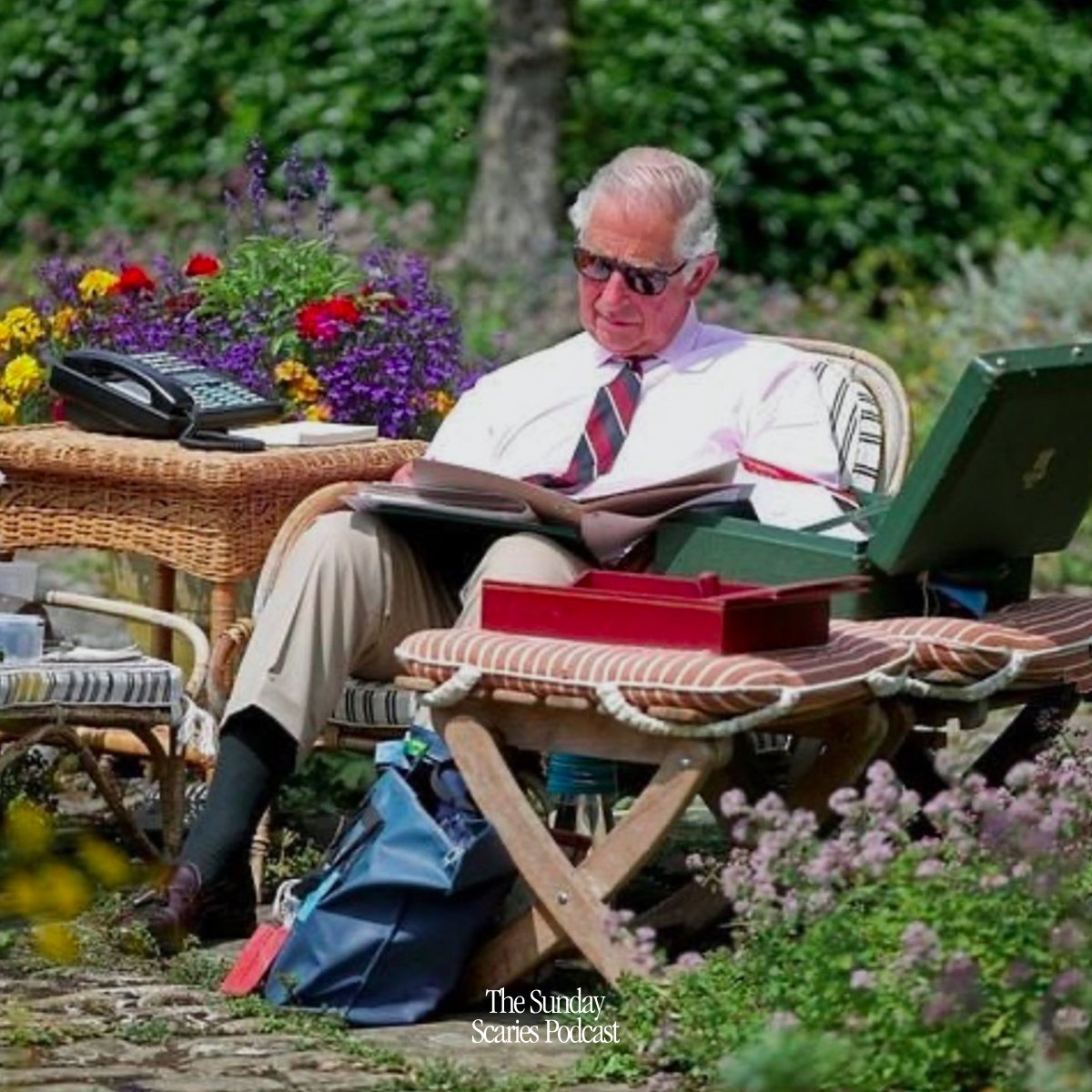 sundayscaries's tweet photo. Prince Charles’s work-from-home game: unparalleled. https://t.co/zuGiX02A4s