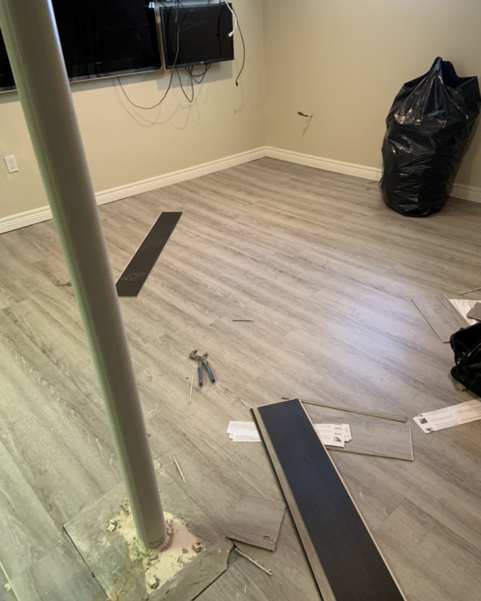 ContractingJack's tweet photo. Morning folks. One question we often get is "do you do smaller jobs?" the short answer is is yes, but when it fits in to the master schedule, like this flooring install in Hamilton. 

#renovation #flooring ##generalContractor #Hamilton #Ontario #Niagara #BlackJackContracting https://t.co/4k7m2AVym6