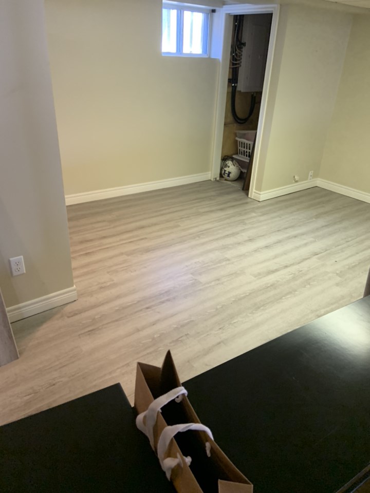 ContractingJack's tweet photo. Morning folks. One question we often get is "do you do smaller jobs?" the short answer is is yes, but when it fits in to the master schedule, like this flooring install in Hamilton. 

#renovation #flooring ##generalContractor #Hamilton #Ontario #Niagara #BlackJackContracting https://t.co/4k7m2AVym6