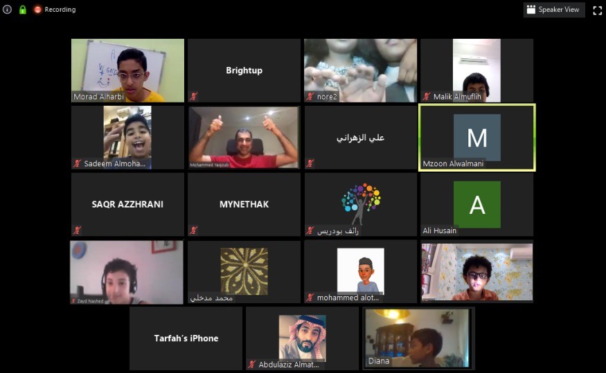 BrightUp_sa's tweet photo. جانب من تفاعل ابطال برايت آب الرائع مع البرامج المرئية في ظل الاوضاع الحاليا  . 
استعدو للمزيد 😎. 
#StayHome #WashYourHands 
#كرونا_السعودية #كلنا_مسؤول https://t.co/DLrGovot0M