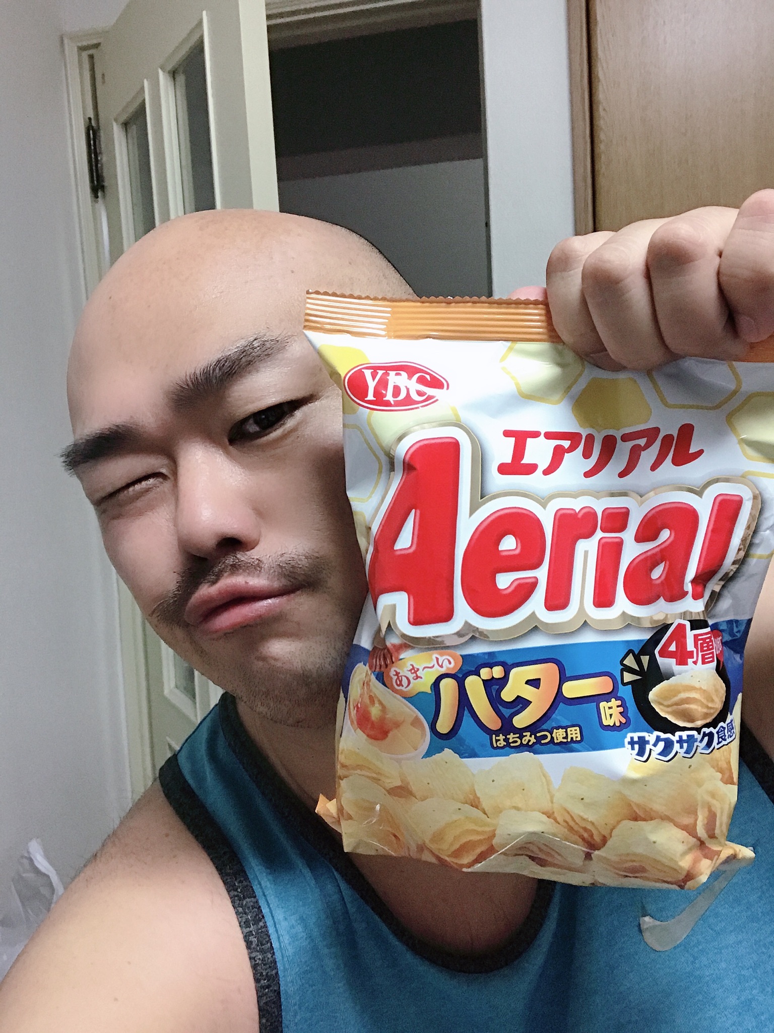 安田大サーカス クロちゃん 夜ご飯は お菓子にするしん もう夜遅いから食べないでおこうと思ったけど 食べるしん T Co Bfhhzkfeyn Twitter