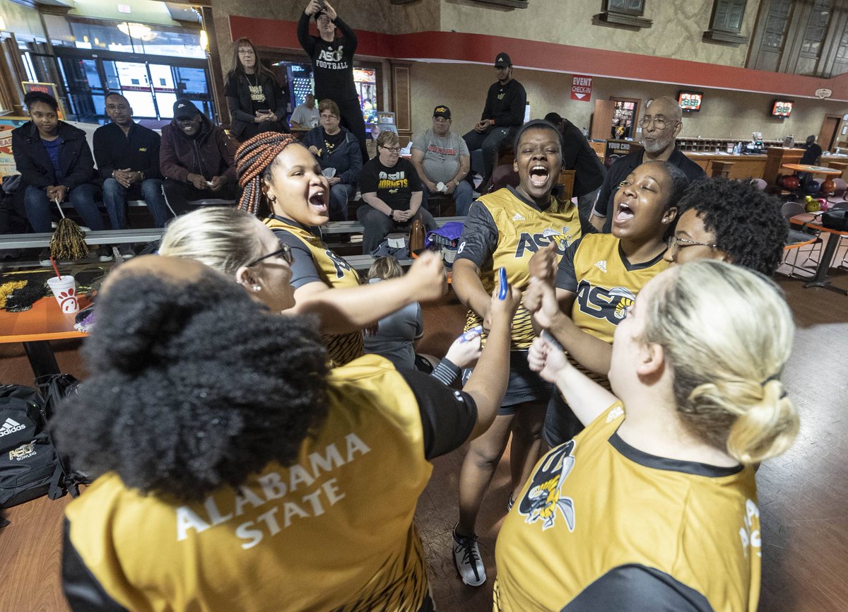 BamaStateSports's tweet photo. 🚨 SWEET 16 🚨

Next up, we have @BamaStateFB against @BamaStateBowl to determine who heads to the Elite Eight!

#STATEofMind https://t.co/b5ass6yUfv
