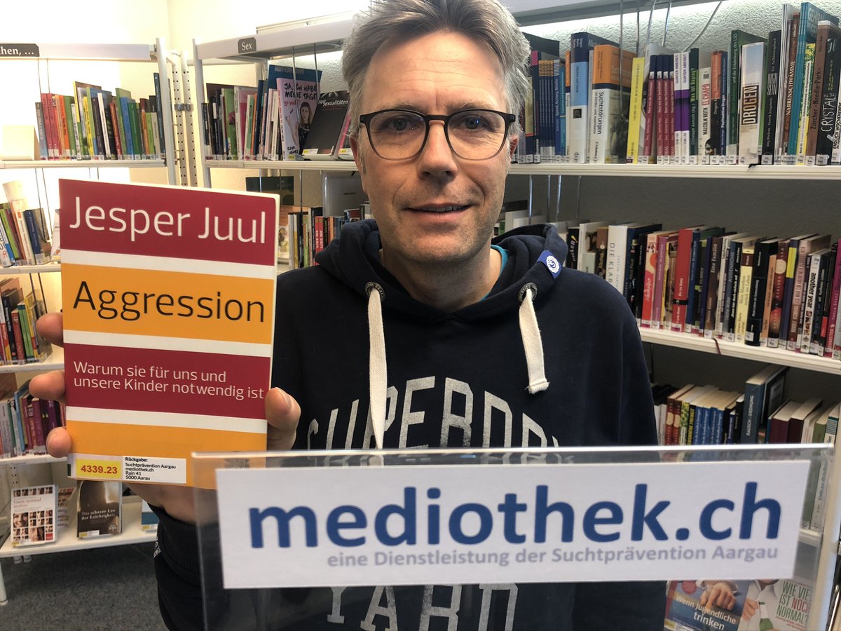 ElternbildungAG's tweet photo. Zusammengepferchte Argauerinnen und Aargauer aufgepasst: hilfreiche Informationen zum Umgang mit Kindern die aggressiv werden... https://t.co/J9RUkyimgU  hier aargauweit Ausleihen: https://t.co/4MK3mH02ua  Mehrwissen kostenlos.

#Corona #homeschooling #HomeOffice #Ratgeber https://t.co/ZCWGWuGMdA