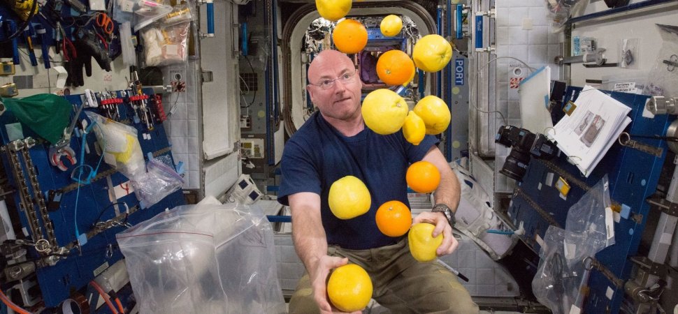 This NASA Astronaut spent 340 days in space here he shares his top tips for managing isolation - well if he can do it... what's a few weeks ? 😜bit.ly/2UKrxYQ