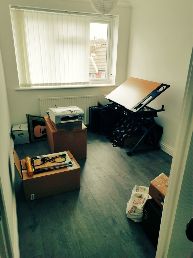 I need your help guys! I'm finally in my new home and have an art studio to build. Any interior design ideas would be great! ✌🏻
.
.
.
#art #artist #artstudio #smallspace #interiordesign