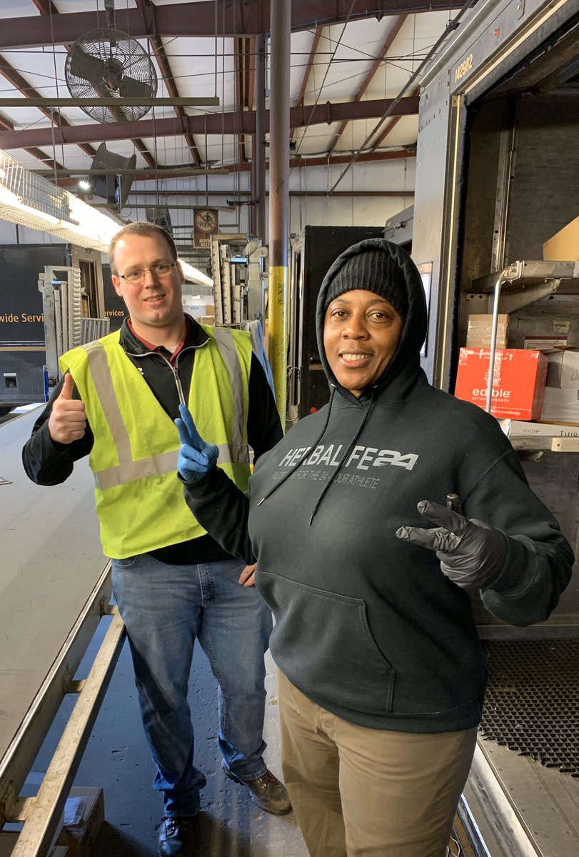 TroyFergusonJr1's tweet photo. @RockHill2970 Michelle and the rest of our preload had a great wrap up today! Great job team let’s keep this rolling. #RockHillStandards https://t.co/WdUHTGkITQ